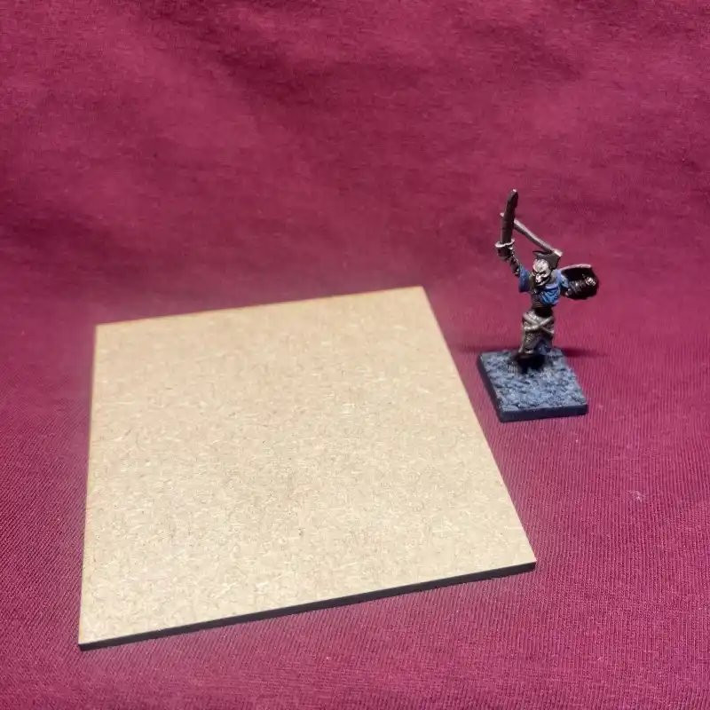 80mm MDF-bas, Fyrkantig